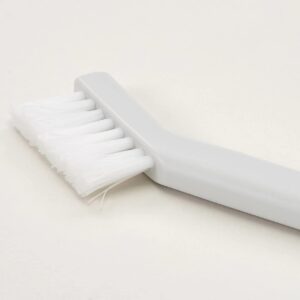 Narrow-gap detail brush