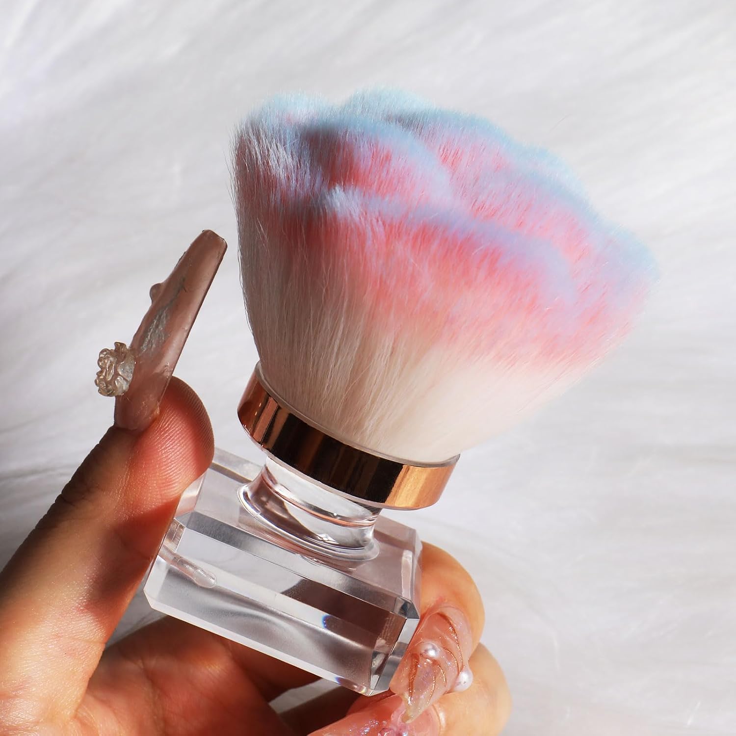 Fluffy Powder-Dusting Brush